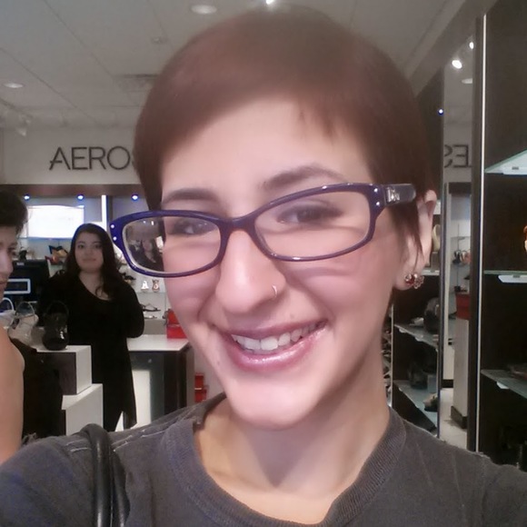 Meet your Posher, Amanda - Picture 1 of 1